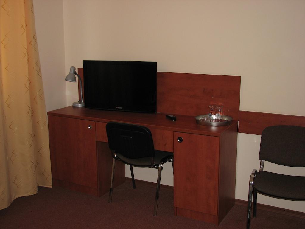 Hotel Julianow Varşovia Cameră foto
