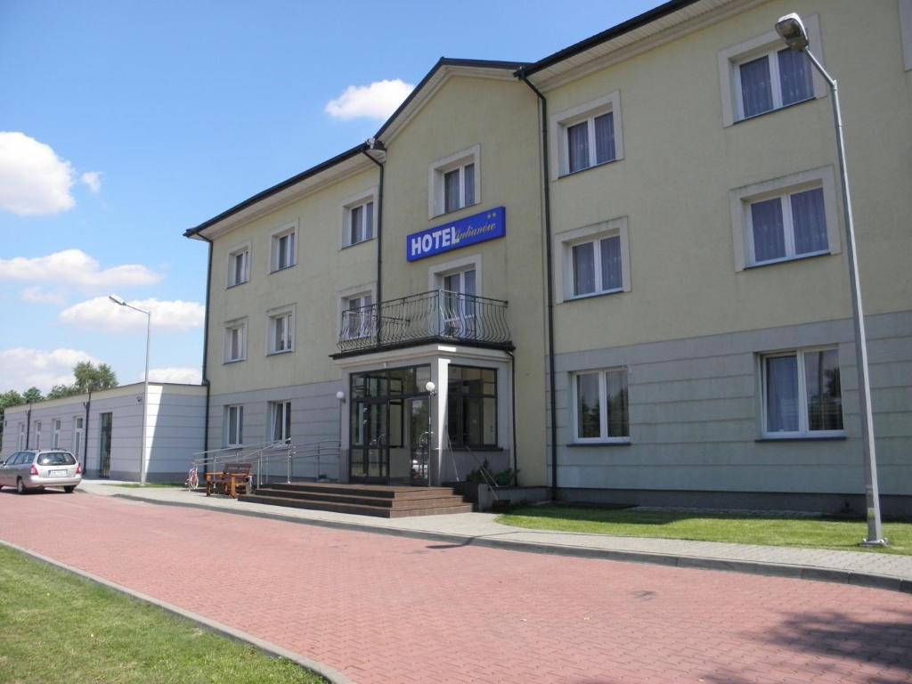 Hotel Julianow Varşovia Exterior foto